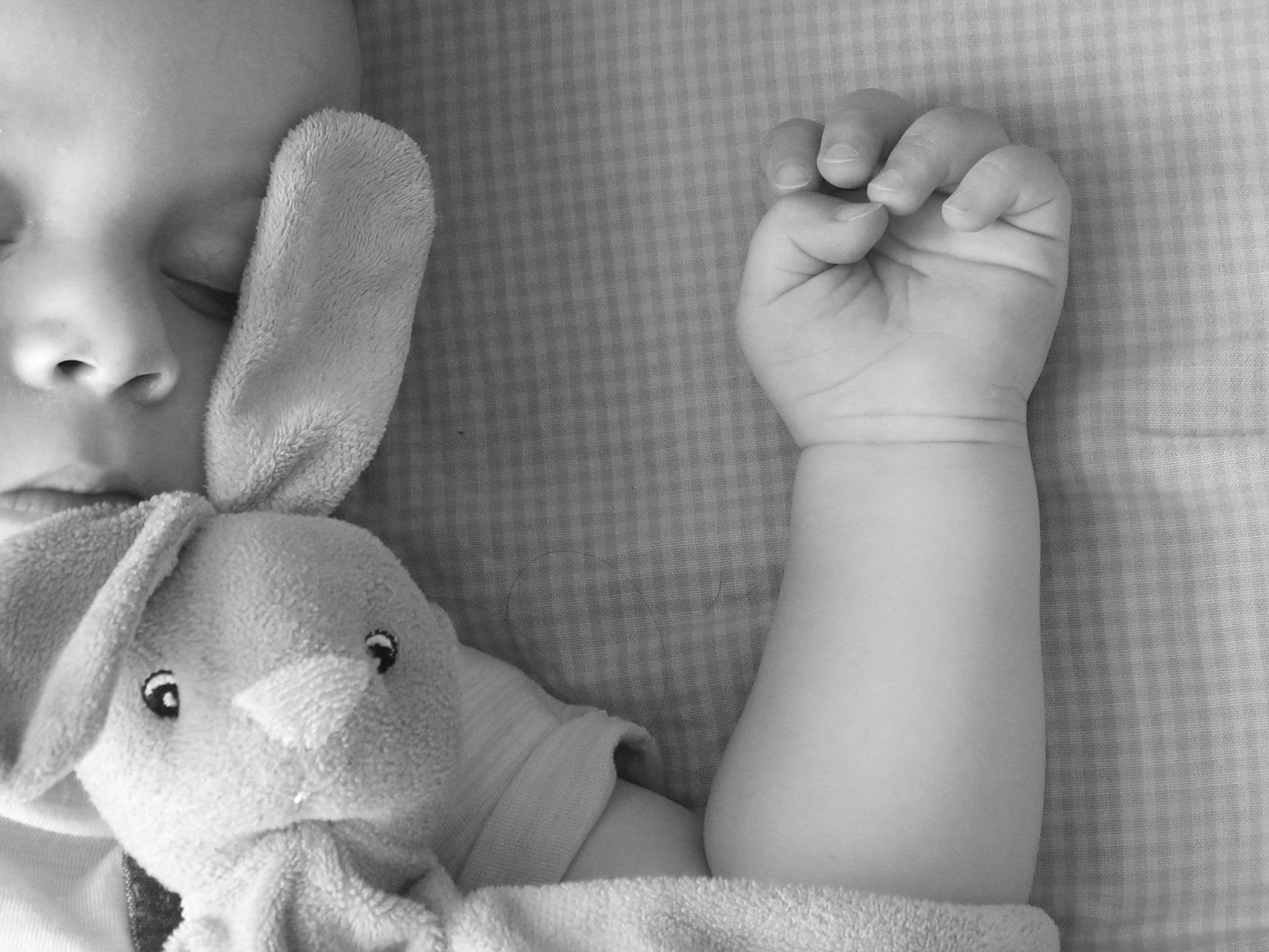 Ask me anything! A sleep consultant’s answers to parents’ top 10 questions about baby sleep!