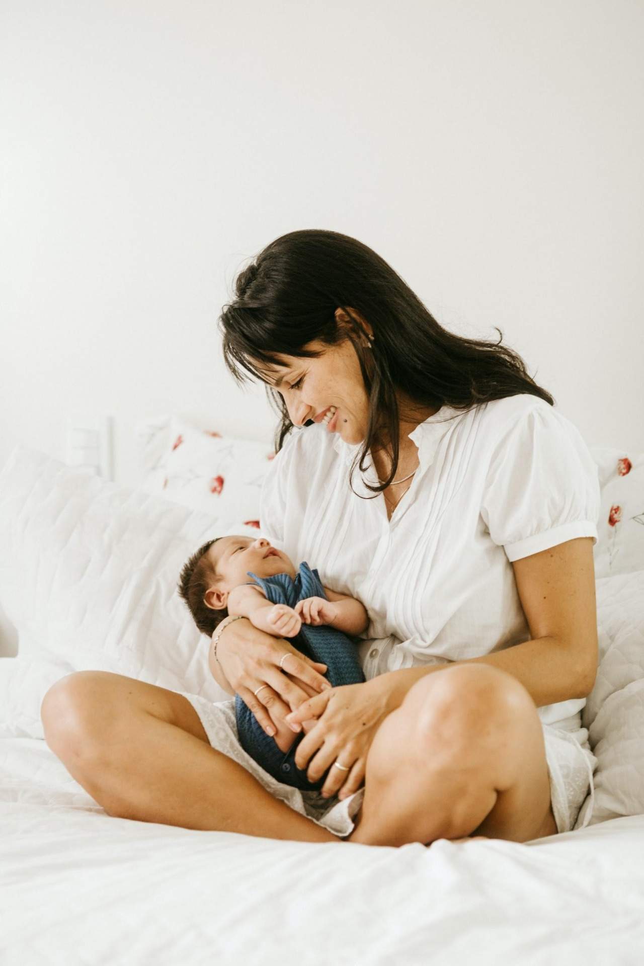 Support the Pregnant Mom in Your Life with These 12 Resources